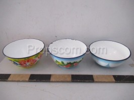 Enamel bowls