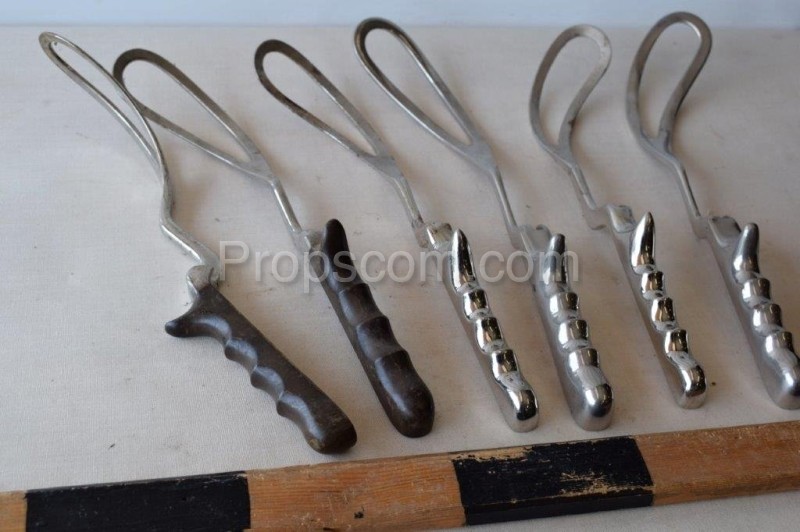 Surgical instruments