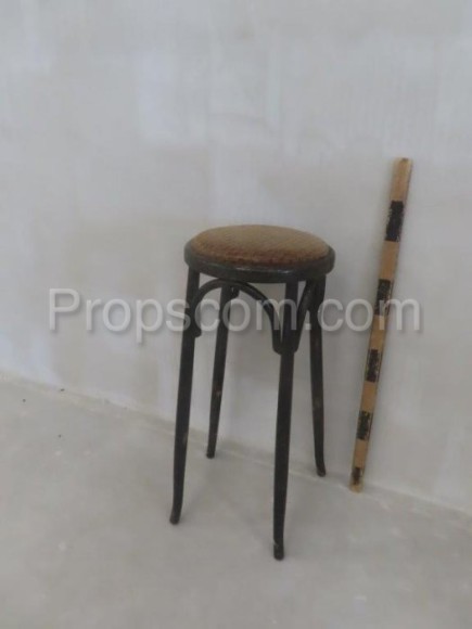 Bar stool