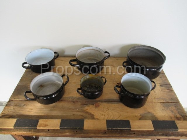 Black enamel pots