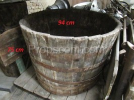 Water tub with forged hoops