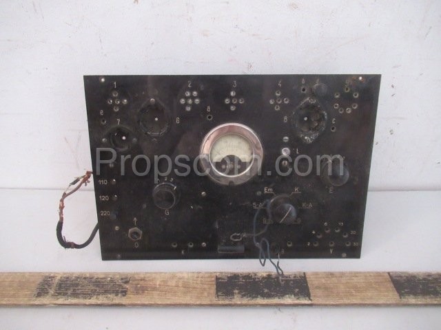 Distribution board with voltmeter