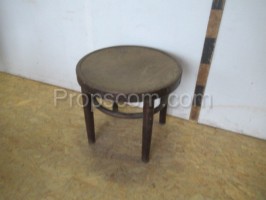 Wooden round chair