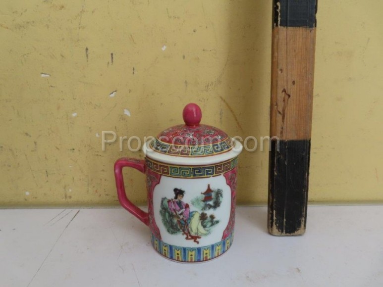 Mug with a Chinese motif