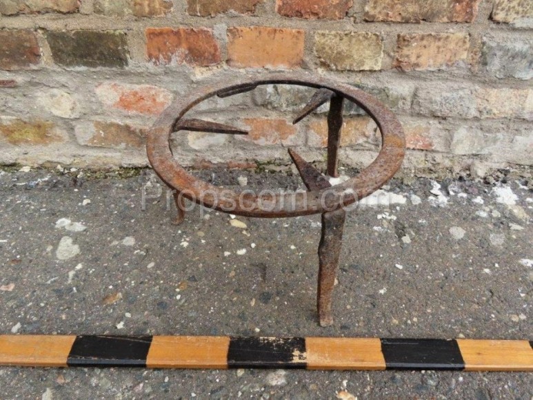 Forged pedestal