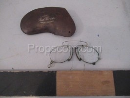 Various glasses with case