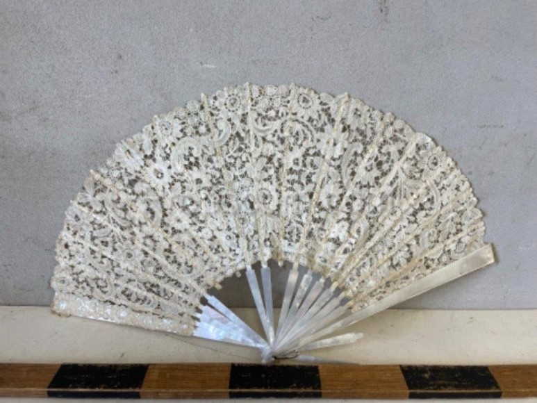 White fan