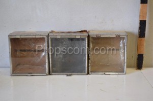 Trays with plexiglass