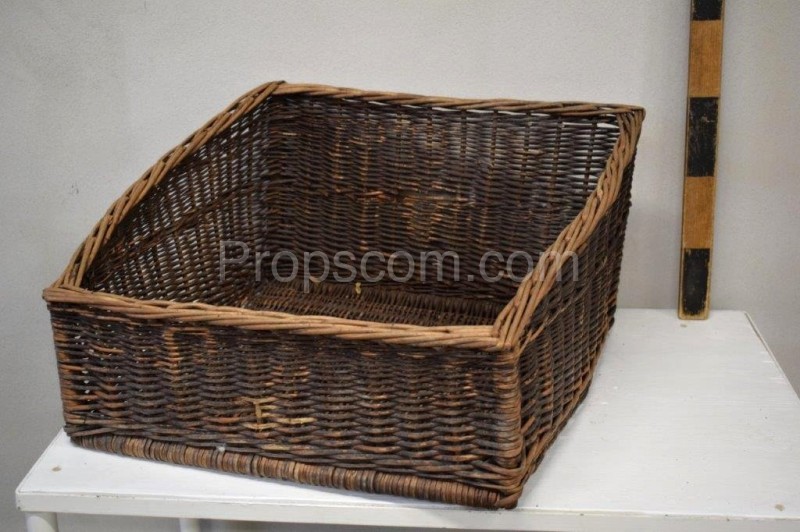 Shelving basket