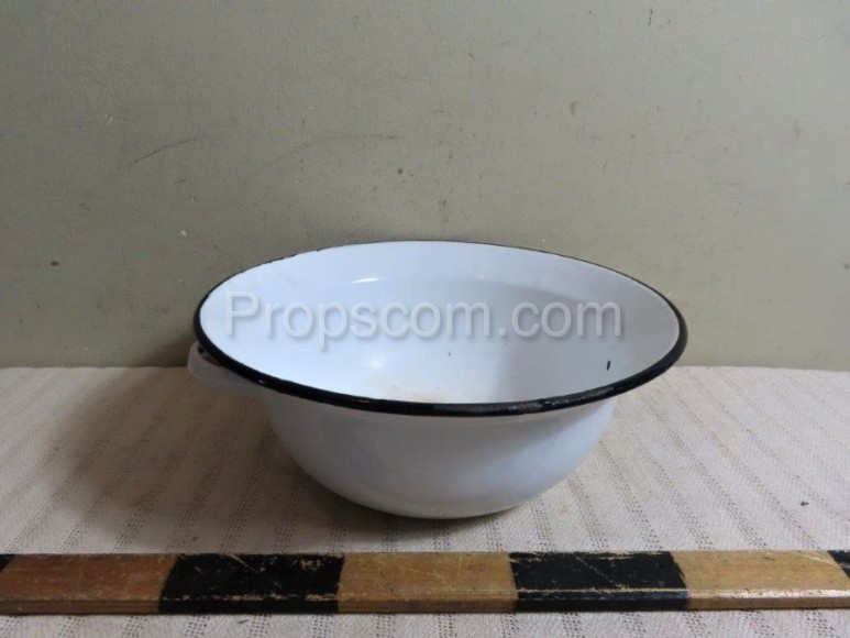 Enamelled bowl