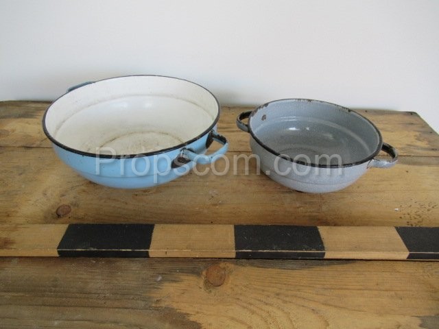 Enamel bowls