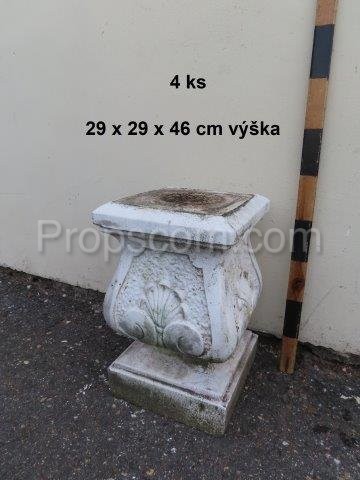 Pedestal under a flowerpot