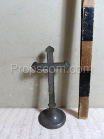 Table cross