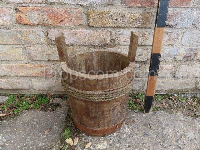 Wooden bucket