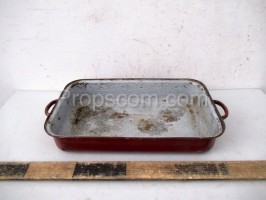 Red baking pan