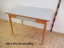 Umakart wood table