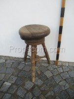 Stolička dřevěná kulatá