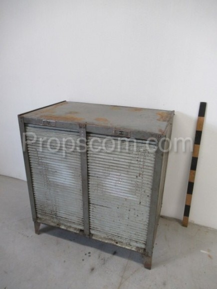 Workshop cabinet with blind