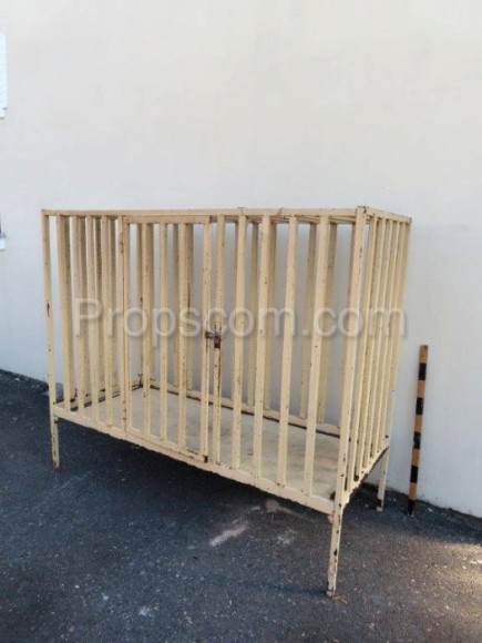 Cage bed