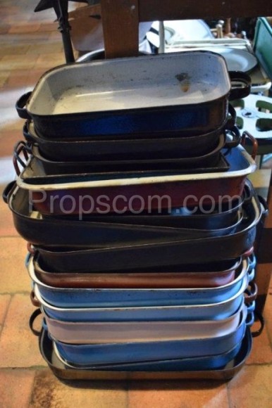 Enameled baking pans