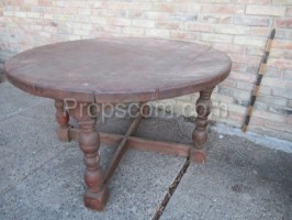 Středověký dřevěný stůl kulatý