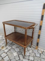 Mobile serving table