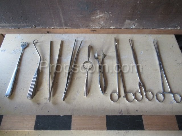 Surgical instruments