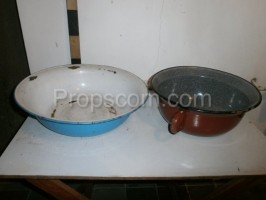 Enamel bowls