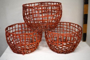 Basket woven red