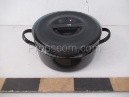 A pot with a lid