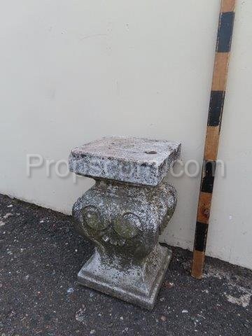 Pedestal under a flowerpot