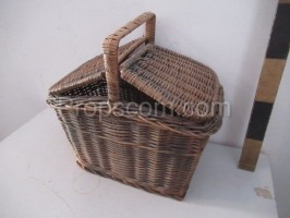 Wicker picnic basket