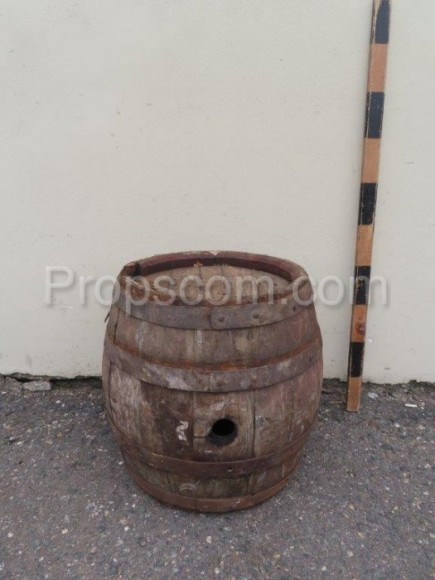 Barrel with forged hoops