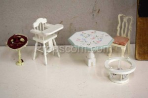 Furniture for dolls