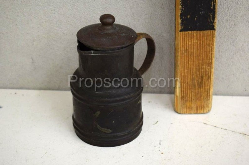 Jug with lid