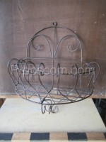 Wire shelf semicircle