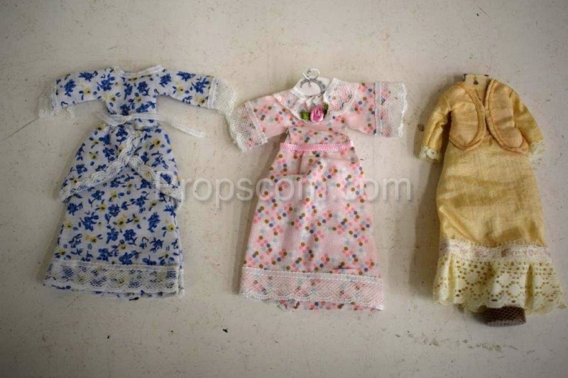 Clothes for dolls