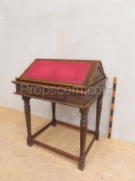 Two-sided writing desk