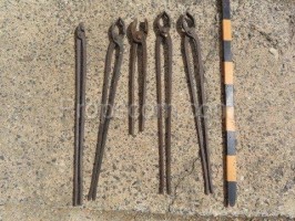 Blacksmith&#39;s pliers