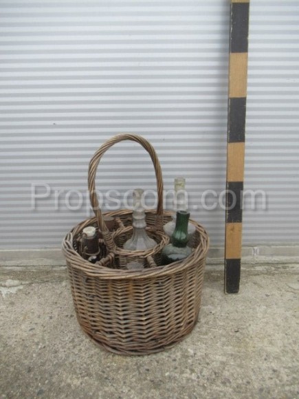 Woven wicker bottle carrier