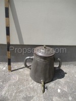 Watering can with drain