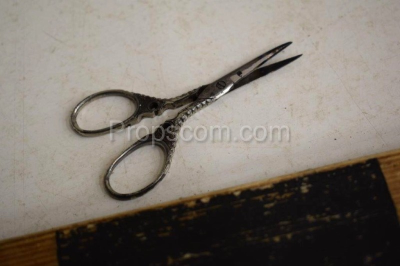 Cosmetic scissors