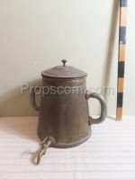 Watering can with outlet