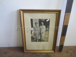 Starší manželský pár zasklená fotografie ve zlatém rámu