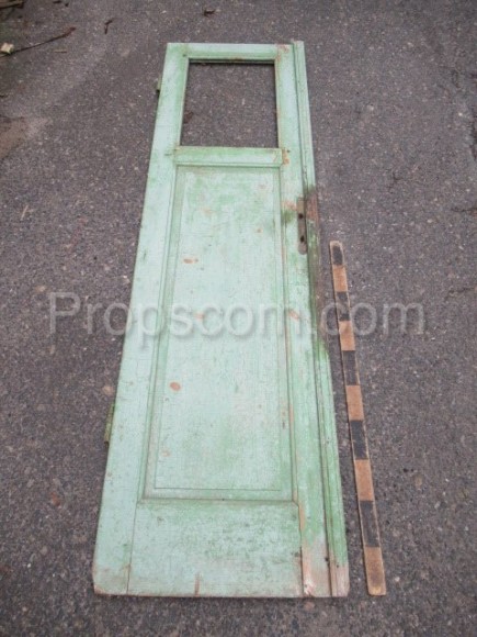 left part of the door green