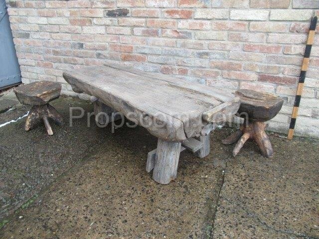 Přírodní stůl s lavičkami 