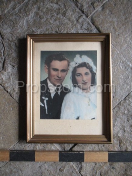 Svatební fotografie zasklená v rámu