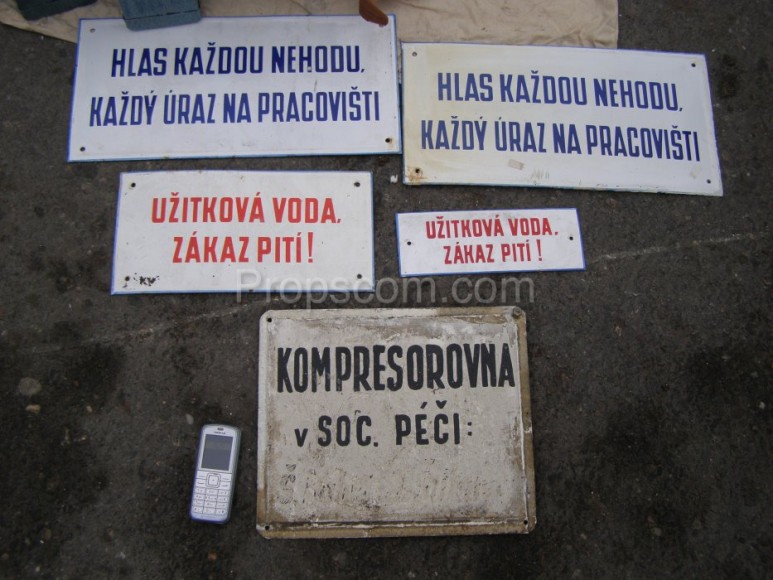 Information signs: Factory