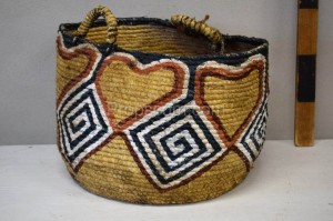 Decorated knitted bag