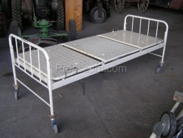 Mobile hospital bed